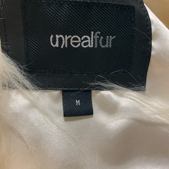 Unreal Fur play vest cream ivory vegan Medium - Picture 12 of 14